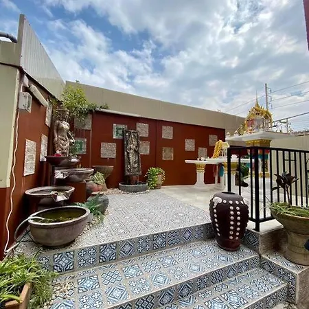 Ratanawong Place 823 Bangkok Exterior photo