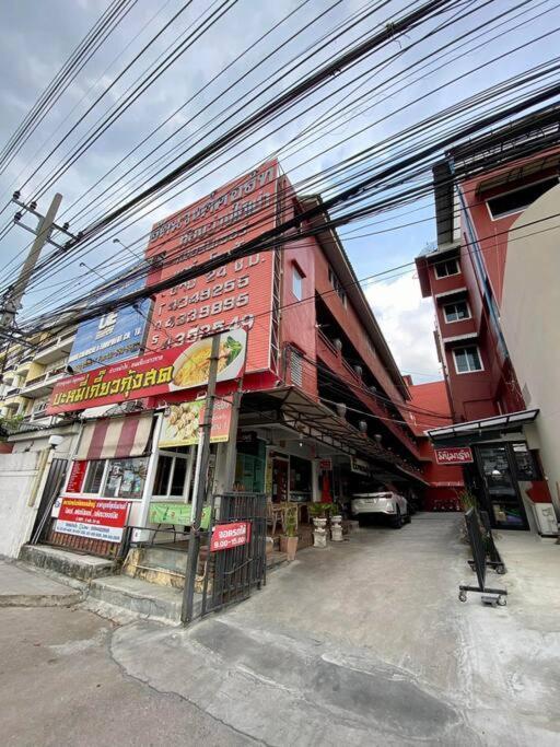 Ratanawong Place 823 Apartment Bangkok