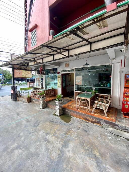Ratanawong Place 823 Apartment